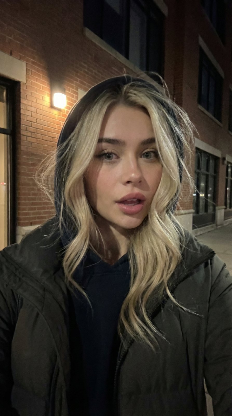 KI-Influencerin 6