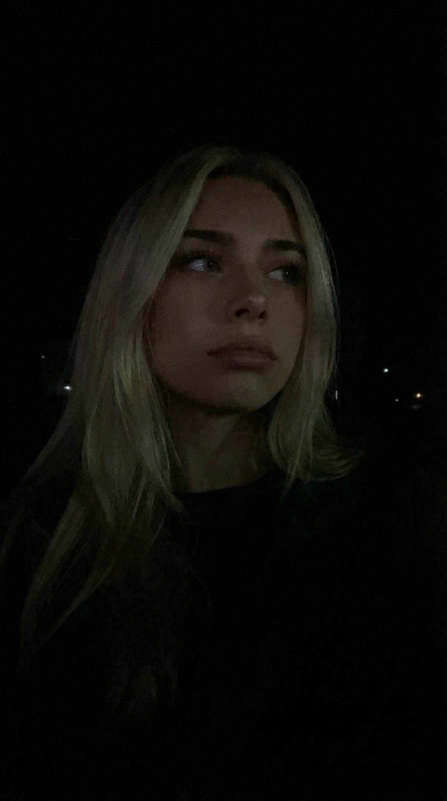 KI-Influencerin 9